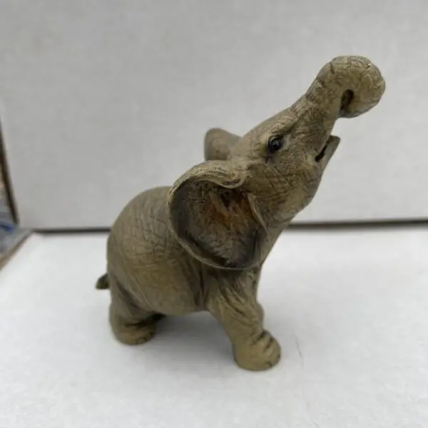 Small Elephant Figures - Image 4