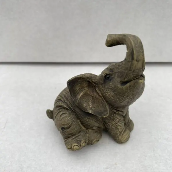 Small Elephant Figures - Image 3