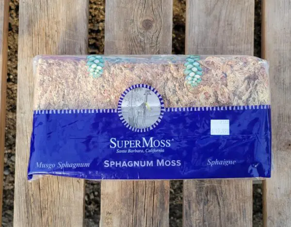 Sphagnum moss compressed block