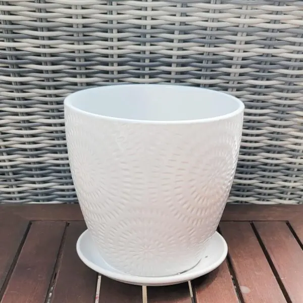 Neutral dahlia pattern planter with attached drip tray