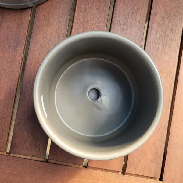 Olive green planter with attached drip tray - Image 2