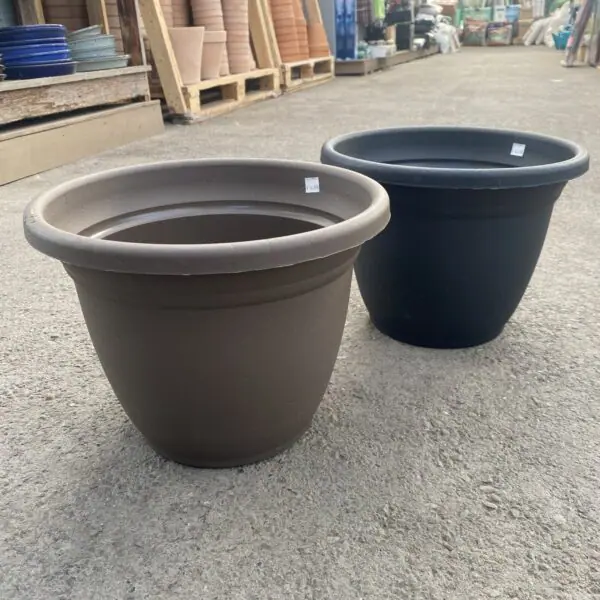 Tapered Plastic Container Pot with Lip